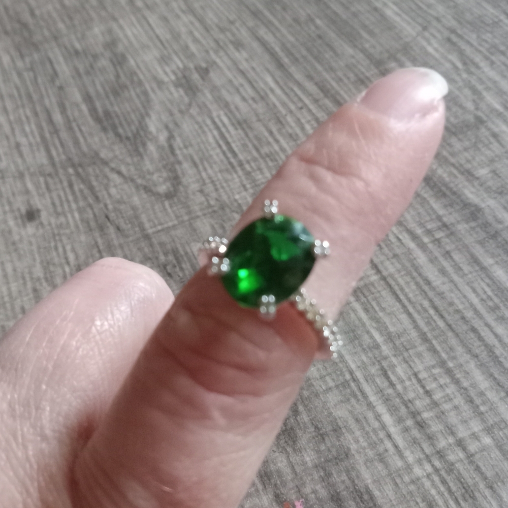 Ring - Picture 3 of 6